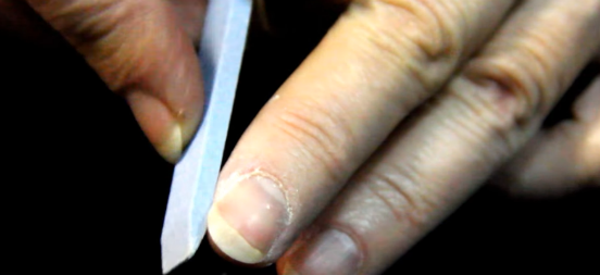 Необрезной маникюр - безопасная процедура по уходу за ногтями, которую можно сделать в домашних условиях